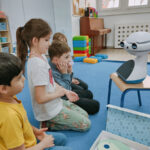 Robot edukacyjny do nauki języka angielskiego