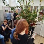 Szkolny happening stworzenie Drzewa Dobrych Myśli