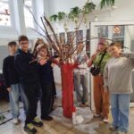 Szkolny happening stworzenie Drzewa Dobrych Myśli