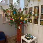 Szkolny happening stworzenie Drzewa Dobrych Myśli